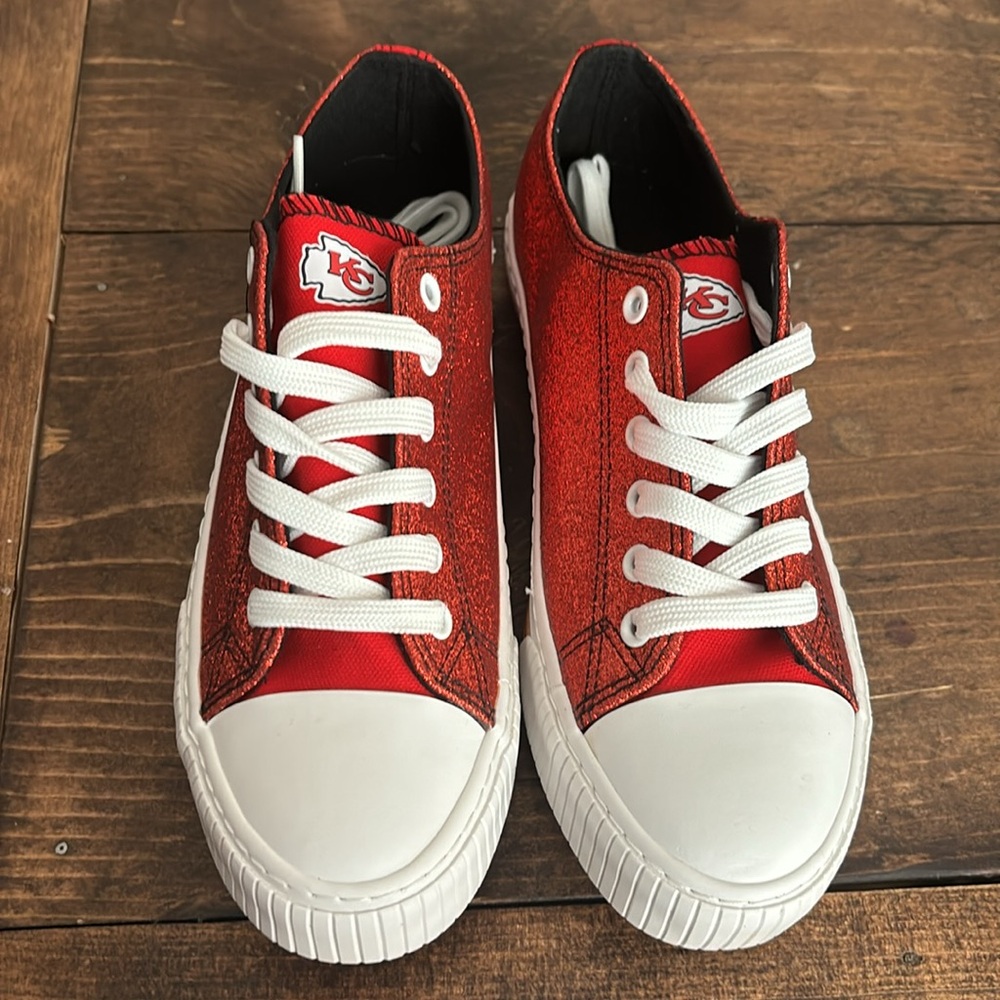 Women’s Chiefs Team Sneakers - Picture 3 of 6
